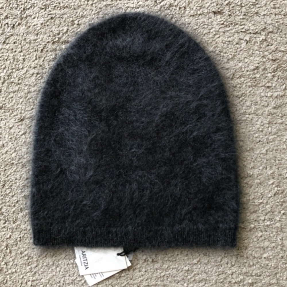 Aritzia- “ Decade” Brushed Cashmere Beanie.